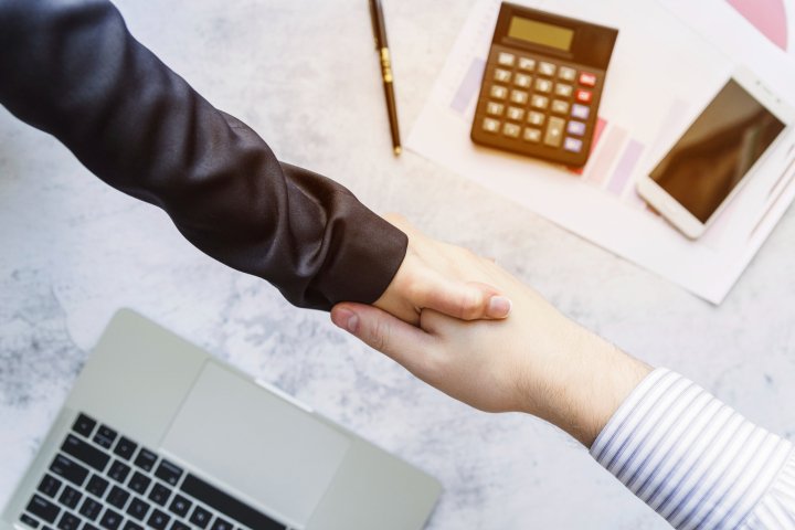 Почти 1,5 тыс. продавцов Wildberries в Ленобласти получат помощь от властей